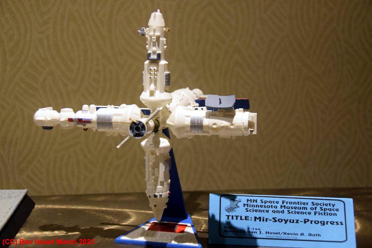 model of Mir-soyuz